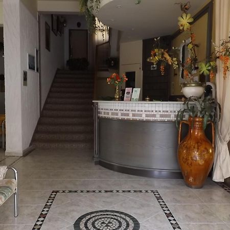 Hotel Victory Cesenatico Exterior photo