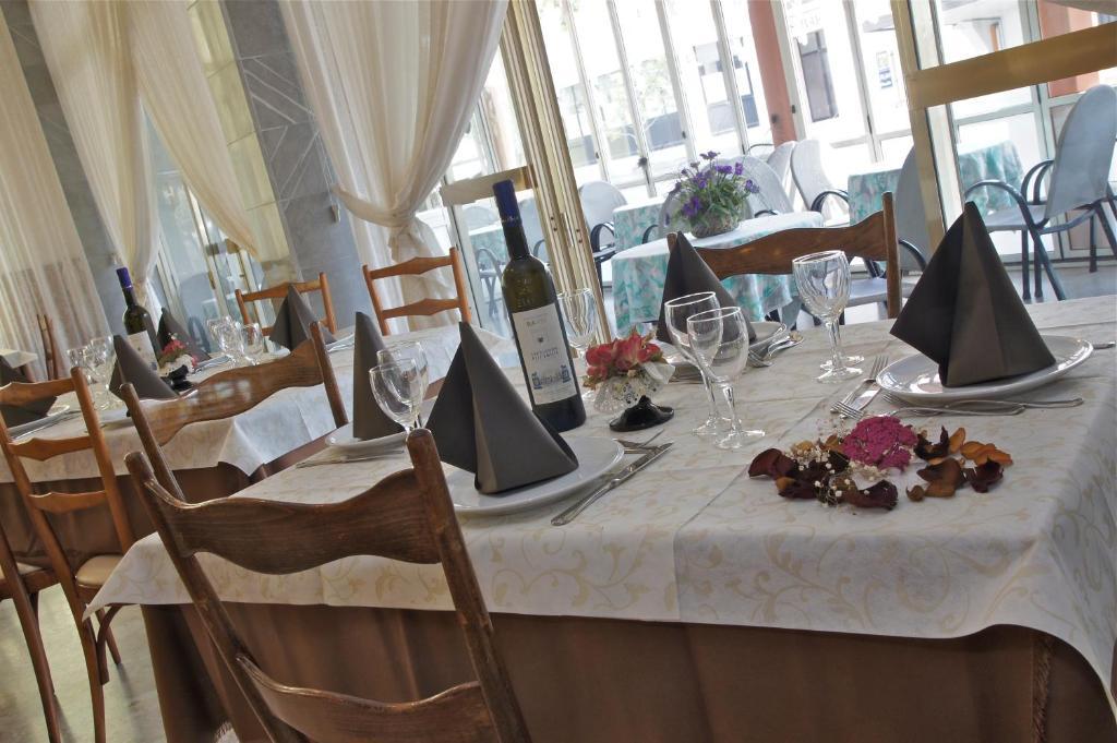 Hotel Victory Cesenatico Exterior photo