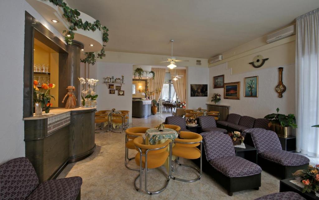 Hotel Victory Cesenatico Exterior photo