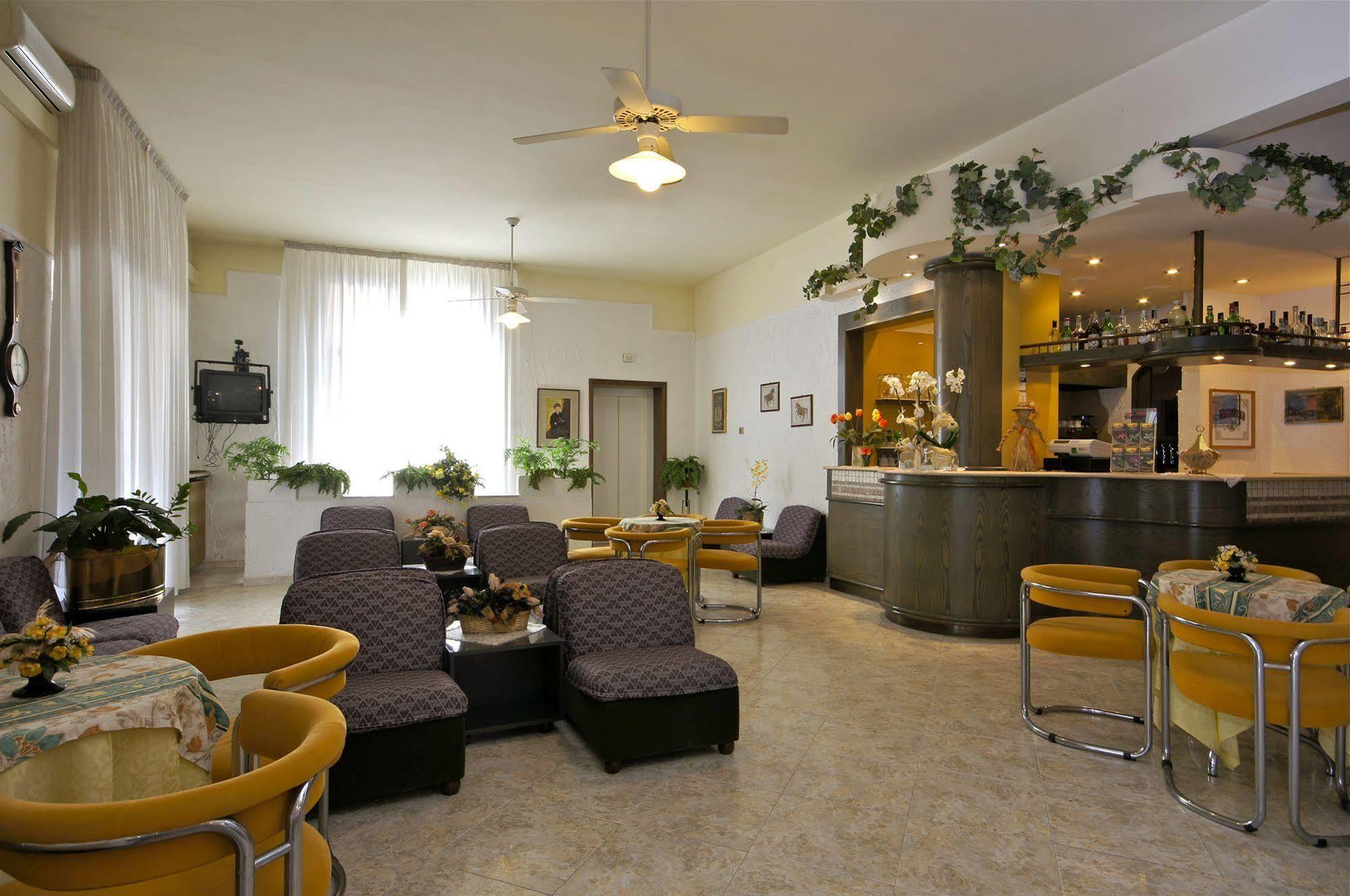Hotel Victory Cesenatico Exterior photo