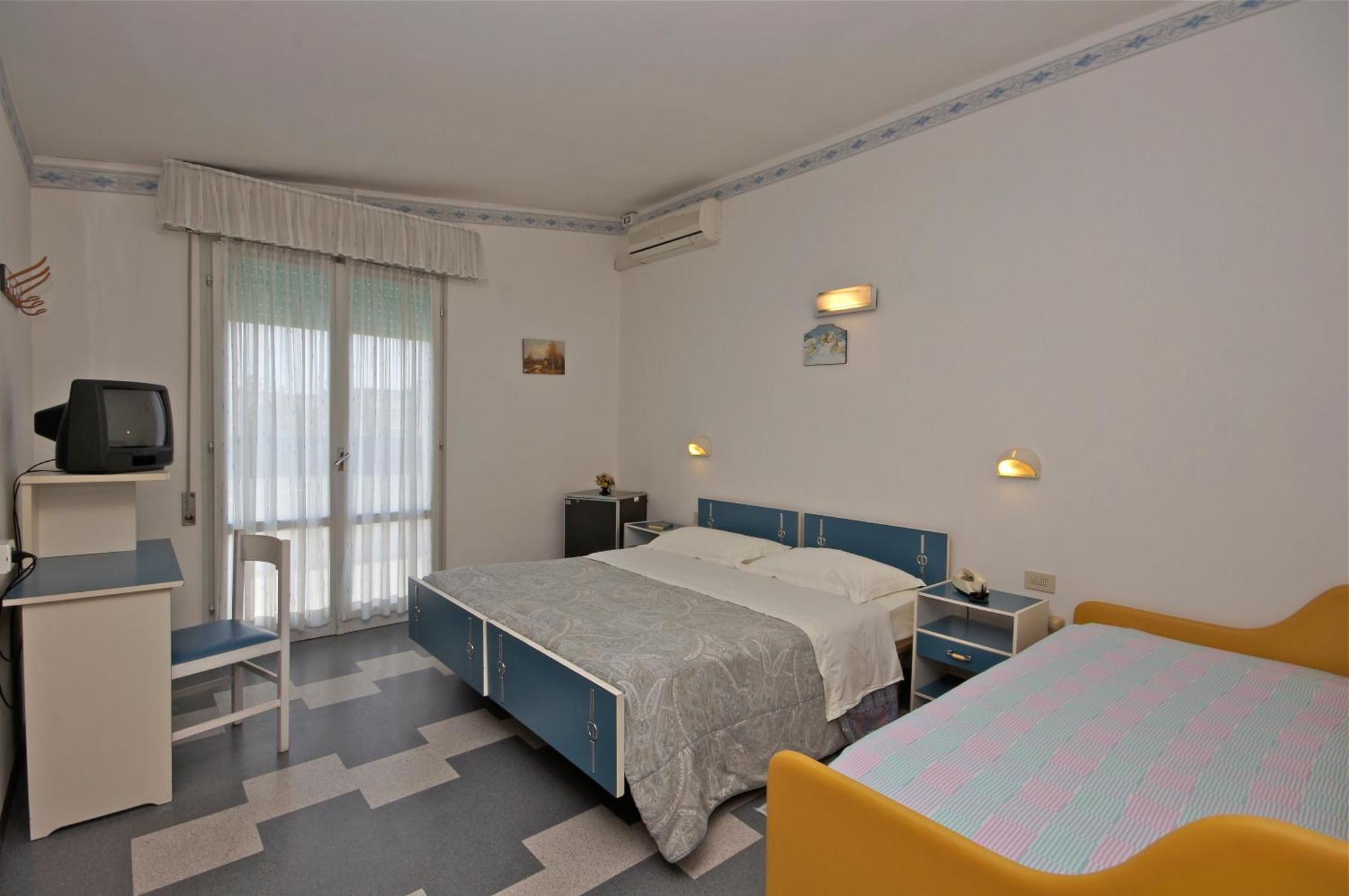 Hotel Victory Cesenatico Exterior photo